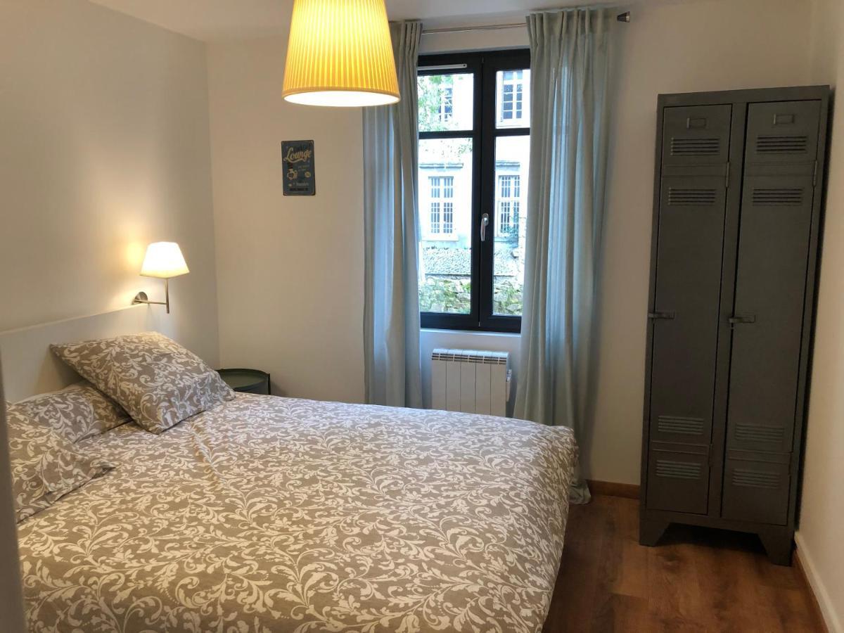 Au Vieux Lavoir Avec Parking Prive, Jardin , Climatisation, A 500 M De La Cite Каркассон Экстерьер фото